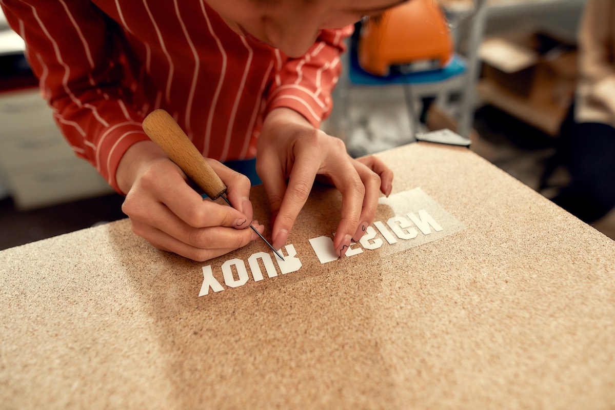 Odstranění přebytečné fólie – Flex potisk