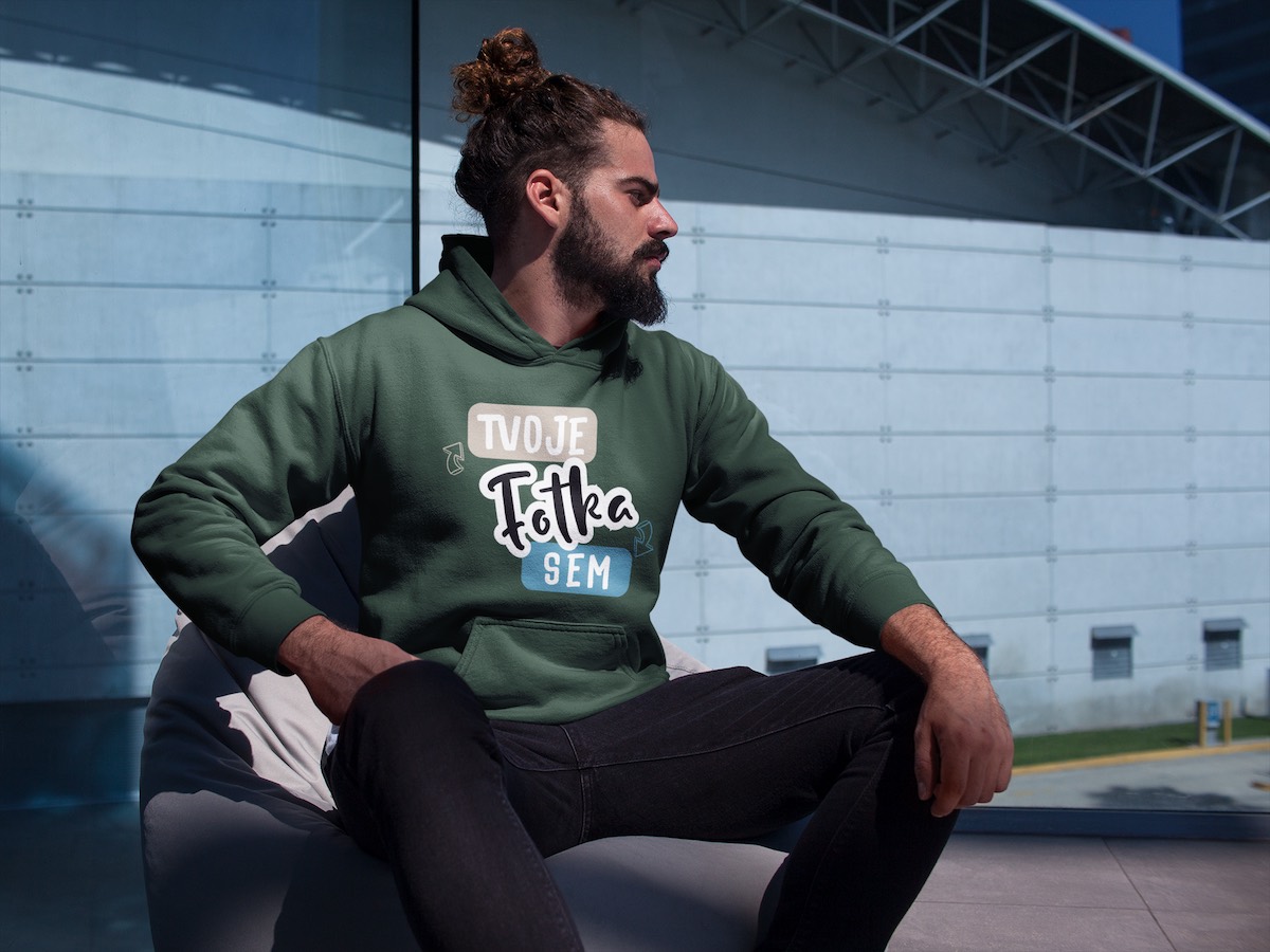 Fotodárek pro sportovce – navrhni si mikiniu s fotkou na puppynator.cz