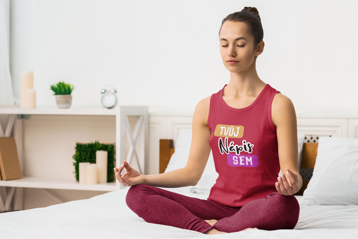 Tílko na cvičení jógy s potiskem na puppynator.cz