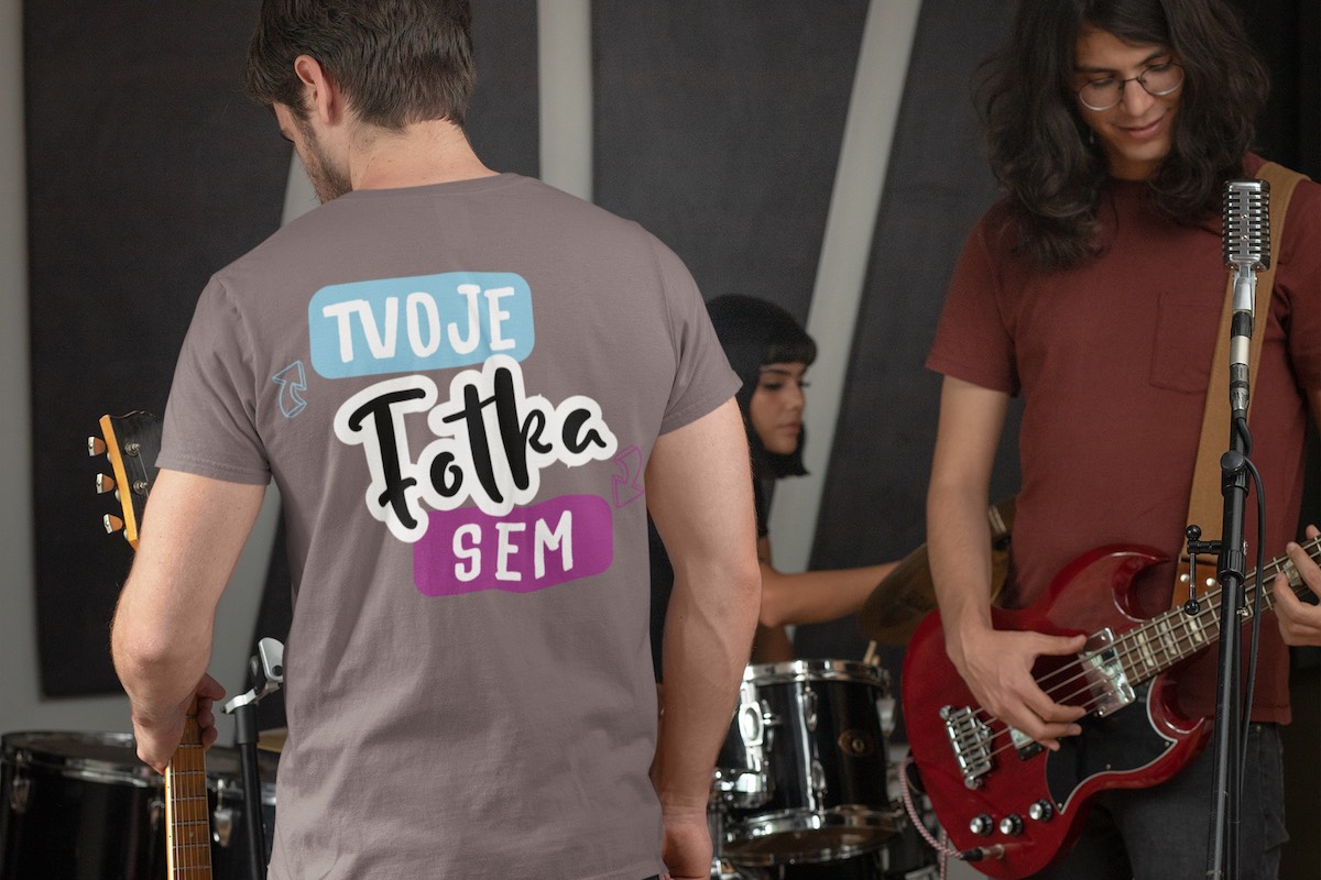 Navrhni si tričko s fotkou oblíbeného interpreta